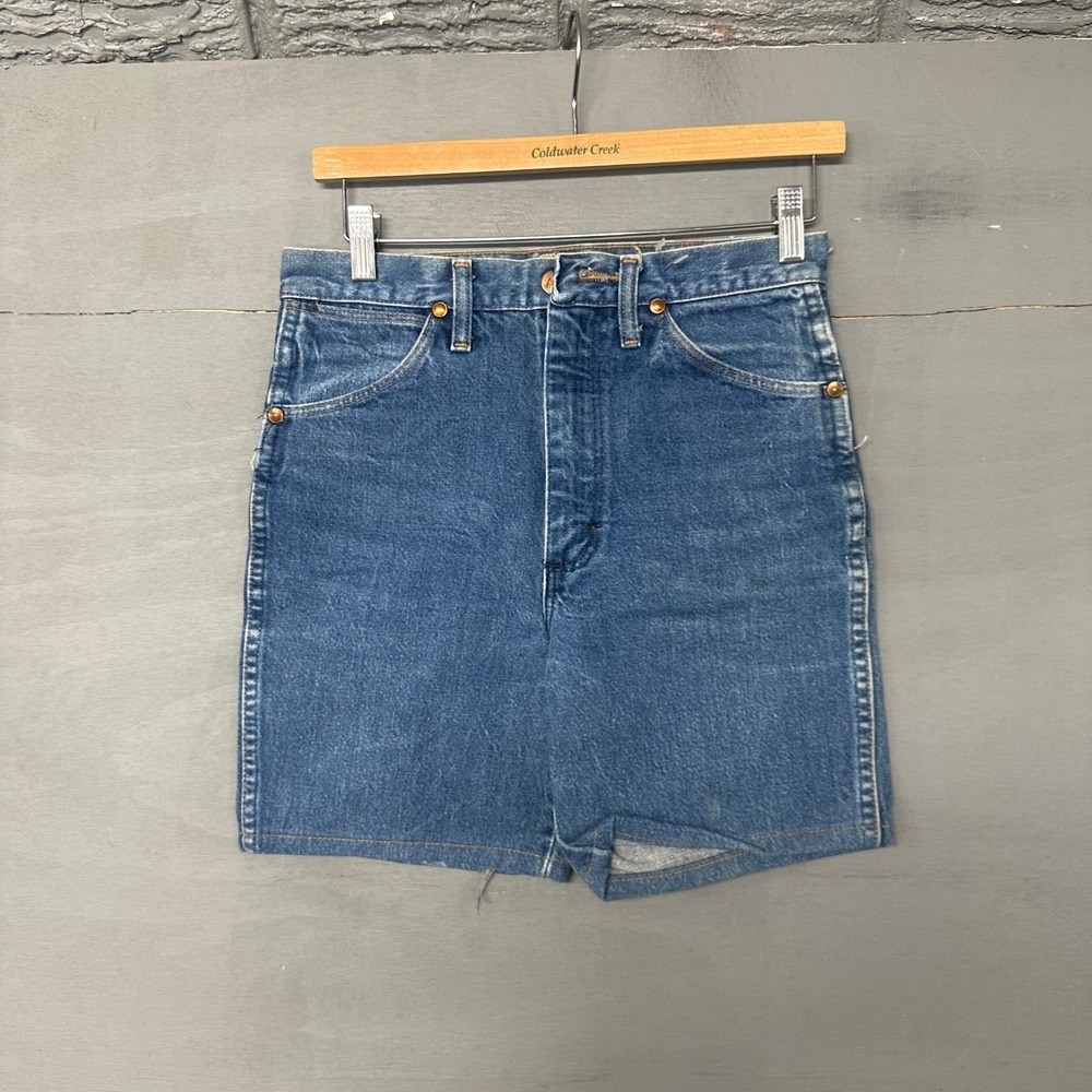 Wrangler Vintage High Waisted Denim Shorts Medium Wash Blue 100% Cotton 29 Waist - Picture 2 of 4
